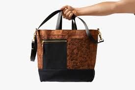 Bolso de hombro de cuero texturizado de Atelier Cecilia